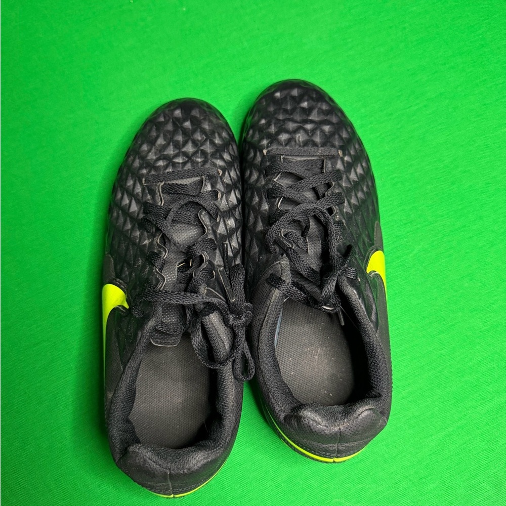 Nike Kids Black and Yellow Sneakers
